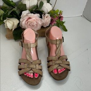 Elegant Beige Women's Sandals